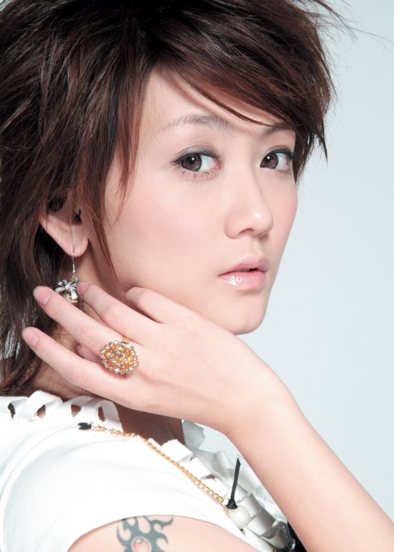 夏颖个人资料_新闻_图片_视频_作品_百田明星