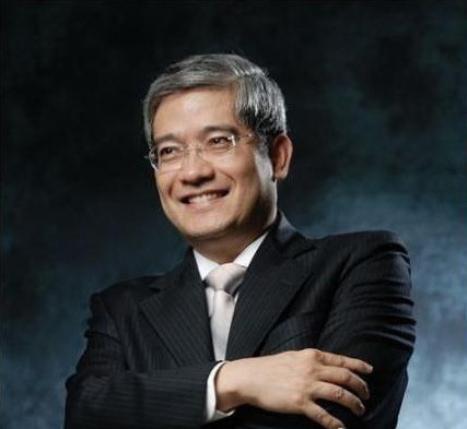郎咸平说,现在生女儿好,生儿子没用。证据是:他有两个儿子,有一年过年,他打电话给大儿子问:“你在哪里啊?”大儿子答曰:“在丈母娘家。”又打电话给小儿子问:“你在哪里?”小儿子答曰:“在丈母娘家。”继而小儿子反问:“老爸你在哪里啊?”郎咸平答曰:“我也在丈母娘家……”