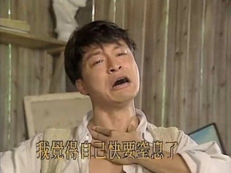 听说一朋友回老家过年,这次父母没催他,也不提这个话题。但是默默的在他拖鞋旁多放了一双女式拖鞋,床上多放了一人份的枕头和被子。洗脸台上有杯子和牙刷,书桌上摆着几本女性时尚杂志,衣柜里还有女式睡衣。……这人才回家一天,已经颤抖着说几乎要怀疑自己跟人冥婚过了……——via风息神泪