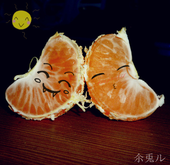 我喜欢香蕉,可是你却给了我一车苹果,然后你说你被自己感动了,
问我为什么不感动。我无言以对,然后你告诉全世界,
你花光了所有的钱给我买了一车苹果,
可是我却没有一点点感动,我一定是一个铁石心肠的人!
我的人品确实是有问题的!
我只是喜欢香蕉而已啊....
——在这个特殊的日子里,送给所有对爱情盲目执着的人