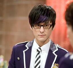 林奕勋 饰 谜亚星