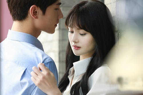 《微微一笑很倾城》片花首发 郑爽表演细腻眉