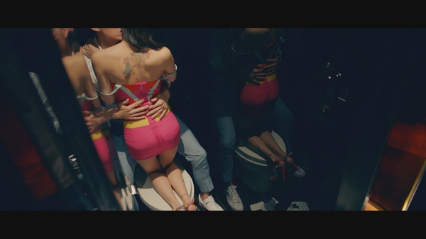 【爱上夜蒲团】演员表_上映时间_剧情介绍_预告片_剧照_海报_百田电影大全