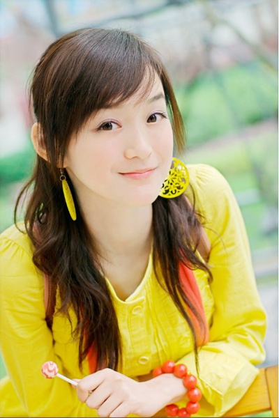 何泓姗个人资料_新闻_图片_视频_作品_百田明